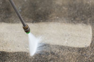Concrete Sidewalk Cleaning